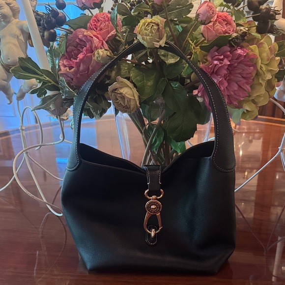 Dooney & Bourke Handbags - Dooney & Bourke Authentic black leather purse
